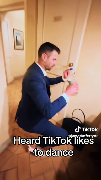 LIVE with Stephen Colletti & @Everyone Is Doing Great at 5pm PST let’s goooooo