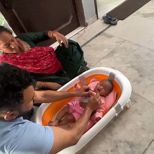 Harshi ko Pehli baar Bath tub ne Nehlaya or wo bohot Khush huyi || jeet thakur vlogs #couplelvlogs | Jeet Thakur Pranks