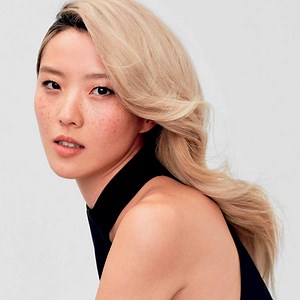 Un rubio “on point” durante el verano es lo que tod@s deseamos. Cuida tu cabello y neutraliza los tonos amarillos no deseados con #ColorExtend Blondage. 💜 | Redken Puerto Rico