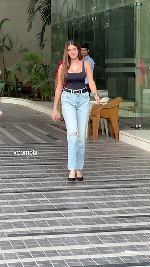 450K views · 2.8K reactions | Tara Sutaria spotted arriving for a meeting in Andheri! | Voompla | Facebook