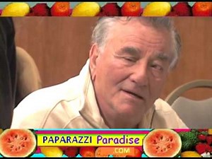PETER FALK warmly meets fans at 2008 autograph collectors show