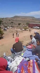 🚂🚂🚨 ALREDEDOR DE 400 MIGRANTES ESTÁN VARADOS EN ZACATECAS 🚂🚂🚨 Esta tarde, alrededor de 400 migrantes quedaron varados cuando viajaban abordo del tren conocido como La Bestia, en su intento por llegar a Estados Unidos. | Noticias Jerez