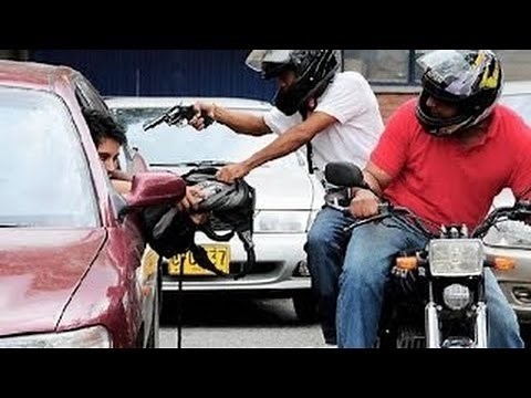 robos frustrados en vivo, persecuciones en moto a alta velocidad 2016