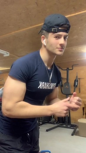 duet me or use this sound #foryou #foryoupage #fyp #duet #react #usethissound #questions #girls #xyzbca