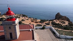 Aerial View Ponta Da Piedade Lighthouse: vídeo stock (100% livre de direitos) 1095542917 | Shutterstock