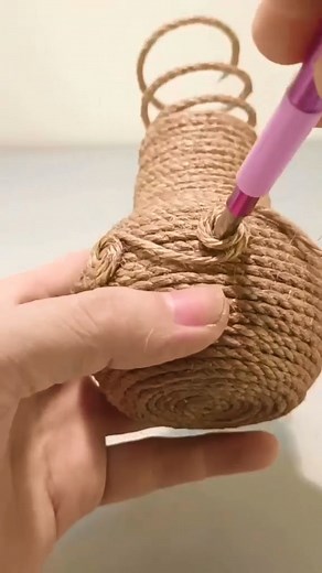 10K views · 451 reactions | How to make a flower vase with a light bulb #diycrafts #diy #diyhomedecor #craftbeer | Craft Home | Facebook