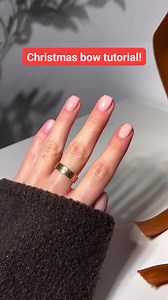 Craft the perfect bow for a festive touch! 🎀🎄 Via: @jessicawhitenailartist #TLCIndia #TLC #TravelWithTLC #Christmas #ChristmasSeason #ChristmasDIY #DIY #BowTutorial #ChristmasBow | TLC India Official