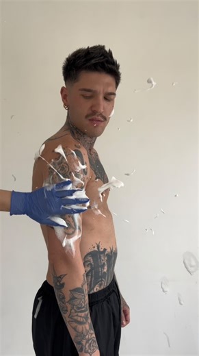 Atenção: nenhum cliente foi ferido na produção desse vídeo…😆 #reelsteady #asmr #tatt #tattoos #fyp | Tatuadora Gabriele Bonafe