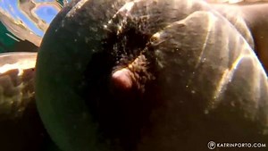 BBW Med behåret fisse nøgen på stranden