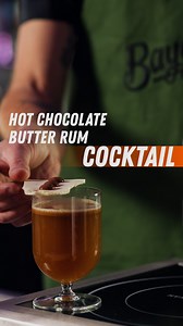 • Hot Chocolate Butter Rum • ABV: 10,9 % 60 ml @bayourum Bayou Spiced Rum 150 ml Apple Juice 10 ml Simple Syrup 20 gr Chocolate Butter Method: Heating Garnish: Milk Chip and Yogurt&Cocoa Gel Glass: Склянка DOF 360 ml, Levitas Посуд та інвентар: @bartriggershop Для замовлення Bayou Spiced Rum: @vinfortcompany @winestory.ua Індукційна плита @np.com.ua - комплексні рішення для вашого бізнесу у сфері ХоРеКи та Ритейлу Drink responsibly! #cocktail #cocktailrecipes #cocktails #bartending #cocktailreci