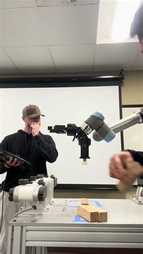 UR3 Conveyor Tracking