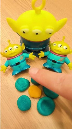 Satisfying clay alien Squishy 👽🪻🪻