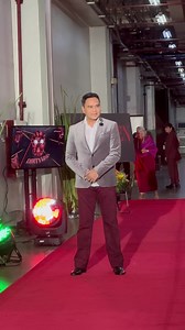 2.4K views · 70 reactions | John Arcilla strutted the red carpet of Dirty Linen’s Finale Grand Mediacon!  #DirtyLinen #DLFinaleMediacon #StarMagic | STAR MAGIC | Facebook