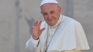 What happened at Knock shrine and how many people witnessed apparition of Mary?