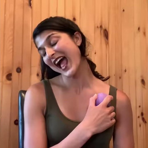 Elongating the neck: self-massage for the Platysma