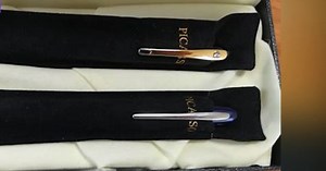 Primăria care a cumpărat pixuri la 150 de lei bucata