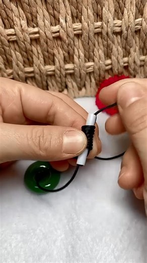 30K views · 333 reactions | Instructions for tying necklaces with straws #diycrafts #diycrafting #crafts #craft #crafting | Craft Home | Facebook