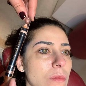 373K views · 854 reactions | #anastasiabrows @dana_abh  Brow Powder Duo - Dark Brown Brush 7B Clear Brow Gel Highlighting Duo Pencil - Camille/Sand Intră pe shop pentru a comanda produsele: www.anastasiasoare.ro! | Anastasia Beverly Hills Romania | Facebook