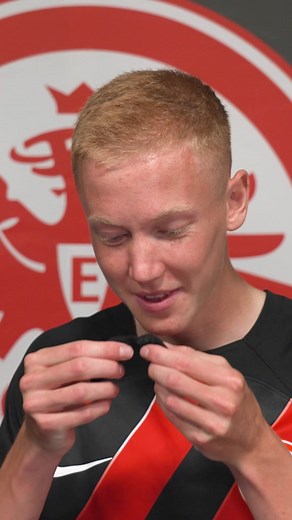 32K views · 285 reactions | Check your nuts! 樂✅ Gemeinsam mit dem Universitätsklinikum Frankfurt und dem Schnurrbart auf die Gesundheit von Männern aufmerksam machen! Es gilt: Besser zu früh checken, als zu spät! Denn jeder kann Krebs bekommen - durch Früherkennung lässt sich eine schwere Erkrankung verhindern 爛 | Eintracht Frankfurt | Facebook