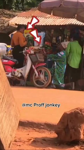 This girl disgrace this guy on street. | MC proff jonkey