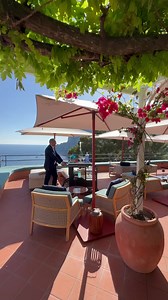 Cool down with our vibrant cocktails at @tragara_club , where every sip feels like summer @robertovisone #capri @puntatragarahotel ✨ | Punta Tragara Hotel