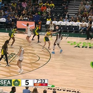 An afternoon of production 👏 Elizabeth Williams had herself a game, racking up a season-high 23 PTs along with 5 REB, 3 AST, and 3 STLs in the Chicago Sky victory over the Storm, effectively eliminating Seattle from playoff contention 🔥 #MoreThanGame | WNBA