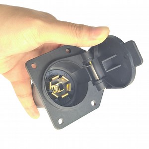 [Hot Item] 12V 7 Pin Female Flat Blade Plug RV Trailer Hitch Tow Bar Socket Jumper Wiring Receptacle Plug Adapter Connector