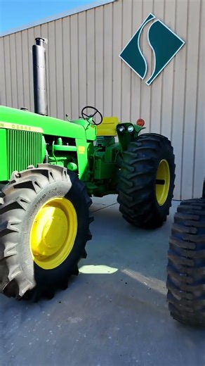 1972 John Deere 4320 with factory HFWD