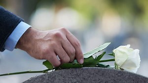 Optează pentru serviciile funerare oferite de Funerare.ro! Aceștia organizează înmormântări care respectă tradițiile !