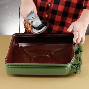 Incroyable meuble bar à l'intérieur d'un jerrycan | Brico Sympa