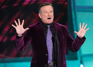“Mrs. Doubtfire” Director Reveals R-Rated Cut Thanks To Robin Williams