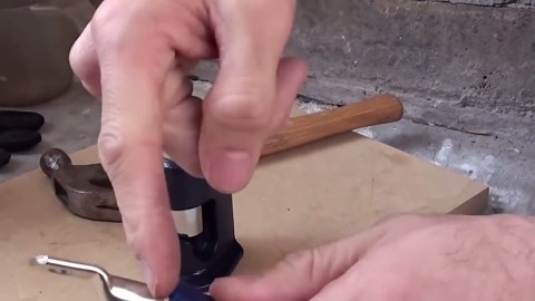 Hammer Lug Indent Crimper Tool, Battery Cable Crimping Tool, Wire Terminal Crimping Tool for 8 to 4/0 American Gauge Wire and Cable (AWG)