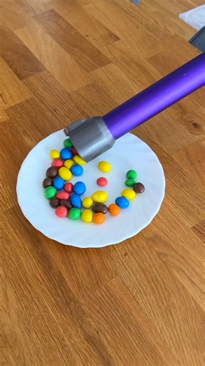 116K views · 952 reactions | Who is cunning? 藍 #kirakiss #chocolate #funnyvideos #funnymood #familychannel | Kira Kiss | Facebook