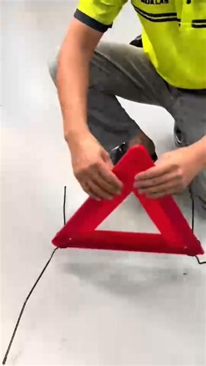 ของดี บอกต่อ TJM LED Safety Light Breakdown Kit #ชุดไฟฉุกเฉิน⚠️ ที่ไม่ต้องฉุกเฉินก็ใช้ได้ 👍 สนใจทักแชทเลย 🇦🇺#TJM_AP_Corporate_Store ☎️Tel 083 693 9829 ⏰ Monday to Saturday 09.00 am - 6.00 pm 📍Map: https://maps.app.goo.gl/v4ddsT59bn6nYzAx6?g_st=ic #TJM4x4Thailand #TJMAP #Camping #Offroad #car #4x4 #รถหล่อบอกด้วย #ออฟโรด #takethelead #shop #แต่งรถ #ร้านแต่งรถ #อุปกรณ์แต่งรถ #รถแต่ง | TJM 4x4 Thailand