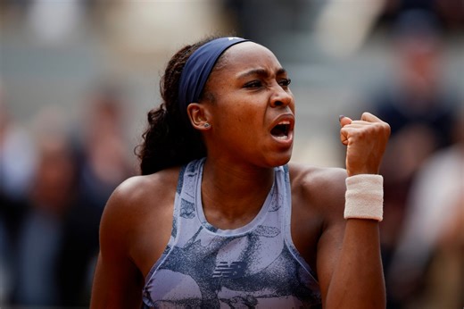 How much Coco Gauff has earned in 2025 compared to Carlos Alcaraz and Jannik Sinner