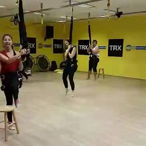 Aula inaugural do Bungee com @mariaeduardarangel @lucianepaz5 e nossas queridas alunas. Informações watts 997334278. Endereço rua São Luís 444. Segundas e quartas 09:00 Terças e quintas 18:30. | Academia Alternativa