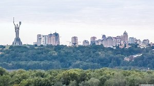 Земля под зданием рынка в Киеве просела в месте тоннеля метро