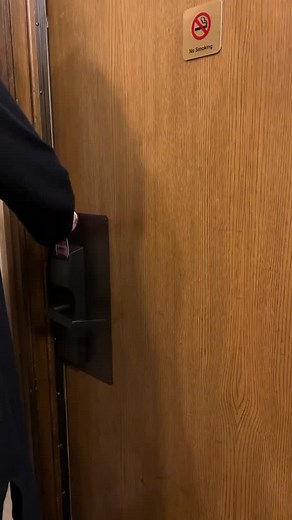 Spacious rooms, cozy beds, and just steps from the terminal — welcome to your perfect Seattle airport stay! 🏨 #seattlesouthside #doubletreeseattle #seattle #seattlewa #seatac #hiltonhotels #seattletravel #exploreseattle #visitseattle #travelseattle | DoubleTree by Hilton Hotel Seattle Airport