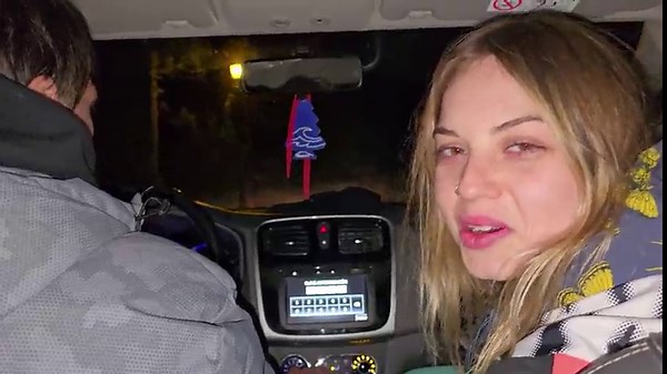 Dirty sluts sucking dick in the Uber before party! Knock Knock Stream