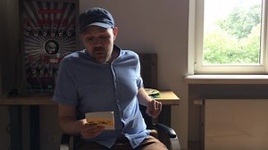 Aus Harry Rowohlts Nachwort zu Damon Runyons Broadway Stories. Die Verlosung zu"Schwere Jungs, leichte Mädchen" läuft nur noch heute. | Zweitausendeins | Facebook