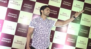 RED CARPET DIARIES: From Salman Khan to Bipasha Basu- Karan Singh Grover, here's who all made it to Baba Siddique's grand Iftaar bash. | Deccan Chronicle - Entertainment | Facebook