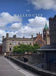Embrace the Walled City this summer 💚 From our 400-year-old City Walls to the Derry Girls experiences on offer, our LegenDerry food and drink scene to the witty, warm and welcoming people, Derry~Londonderry is a must-visit! Get planning your Derry adventure at visitderry.com 🌐 #VisitDerry #Derry #Londonderry #WalledCity #Doire #HomeOfDerryGirls #HistoricCity #BeautifulPlaces #WildAtlanticWay #CausewayCoastalRoute #IrishHoliday #NorthernIreland #EmbraceAGiantSpirit #FillYourHeartWithIreland | V