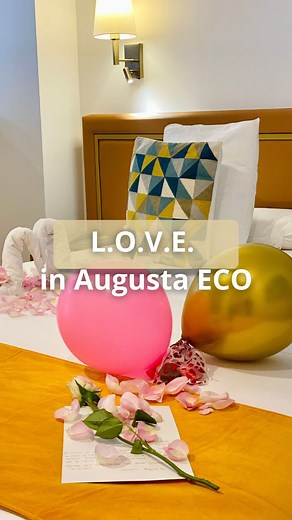 Actualmente haciendo realidad algunos sueños de cumpleaños … ✨🎈 Si lo que deseas es CELEBRAR, reserva tu habitación con detalle de bienvenida y añade un toque de romanticismo a tu estancia🥂🌹 Visita nuestra tienda de cheque regalo para conocer más acerca de las experiencias románticas con alojamiento que tenemos preparado para ti! 🎁SUITE DREAMS 🎁LUXURY & LOVE Romanticismo en estado puro en habitación, baño completo con bañera de hidromasaje y ducha celestial, y terraza con vistas privilegiad