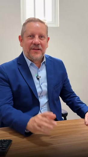 NEUROLOGISTA E TRAUMATO: MAIS SAÚDE EM SÃO LEOPOLDO Herdamos uma demanda represada de mais de 1000 pessoas aguardando a fila para a especialidade de neurologia e mais de 800 pessoas na traumatologia. Hoje começamos a mudar essa realidade: firmamos convênio com a Clínica NH Saúde, de São Leopoldo, onde começaremos a atender as pessoas que estão há mais de anos esperando por uma consulta. Os leopoldenses que estão na fila, serão chamados pela Secretaria de Saúde. Serão mais de 200 atendimentos men