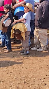 Young Apache kid learning his Apache SunRise Dance Songs. We as Natives shall always keep showing our Support. 🌹🌹💕💕💕💯💯💯👍🏽👍🏽 | Másání Diné Yóó Dóó Jáátł'óół