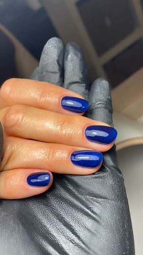 Lost in space… NO FILTER Builder|extend gel nr02 and gelpolish from @dutchnailcosmetics • • • • • #fresh #nails #gel #builder #extend #refill on her own nails with #gelpolish #elegantnails #glamnails #beautifulnails #nofilter #nailselfie #nailgoals #nailsofinstagram #nailartist #nailstylist #nailporn #nailinspiration #picoftheday #dutchnails #arubiannailtech #nailtech #2025 #rotterdam #holland #november | Yentza nails & beauty