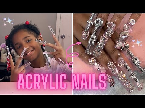 She Went To School With Extra Long Acrylic Nails !