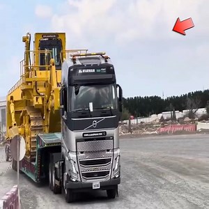 18K views · 89 reactions | Truck transports excavator to work site | Machinery Technology | Facebook