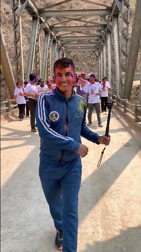 तपाईहरुको होली कस्तो भयो कमेन्ट गर्नुस त ?