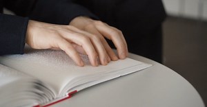 Video by Mikhail Nilov on Pexels